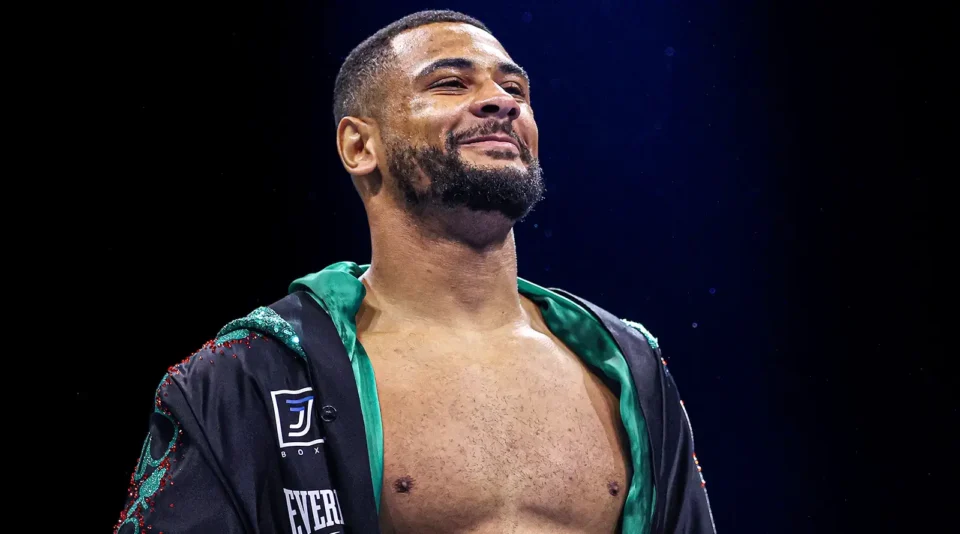 Caoimhin Agyarko beats Ryan Kelly by 10-round majority decision